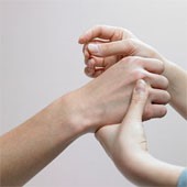 Восстановление руки после инсульта
